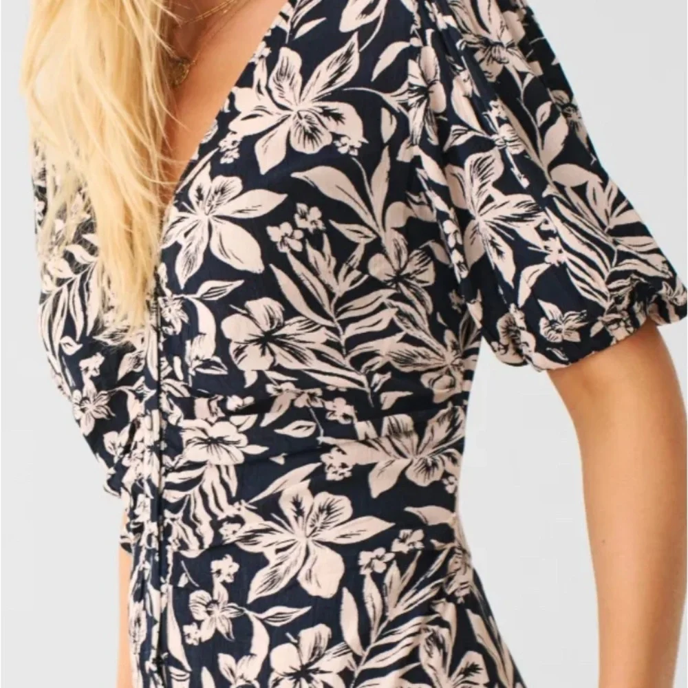 Faherty Blue and White Flutter Sleeve Maxi Dress - Picture 3 of 7